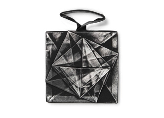 『132 5. ISSEY MIYAKE』、表参道のMoMAデザインストアに登場!