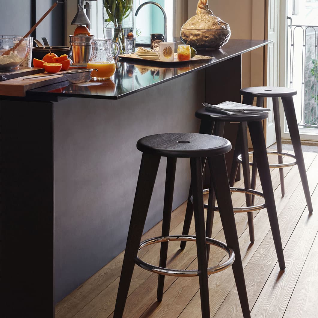 Vitra Prouve タブレ オウ スツール ダークオーク(ダークオーク)：ホーム