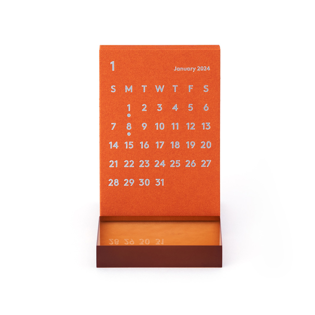 CLARA デスクカレンダー 2024 オレンジ