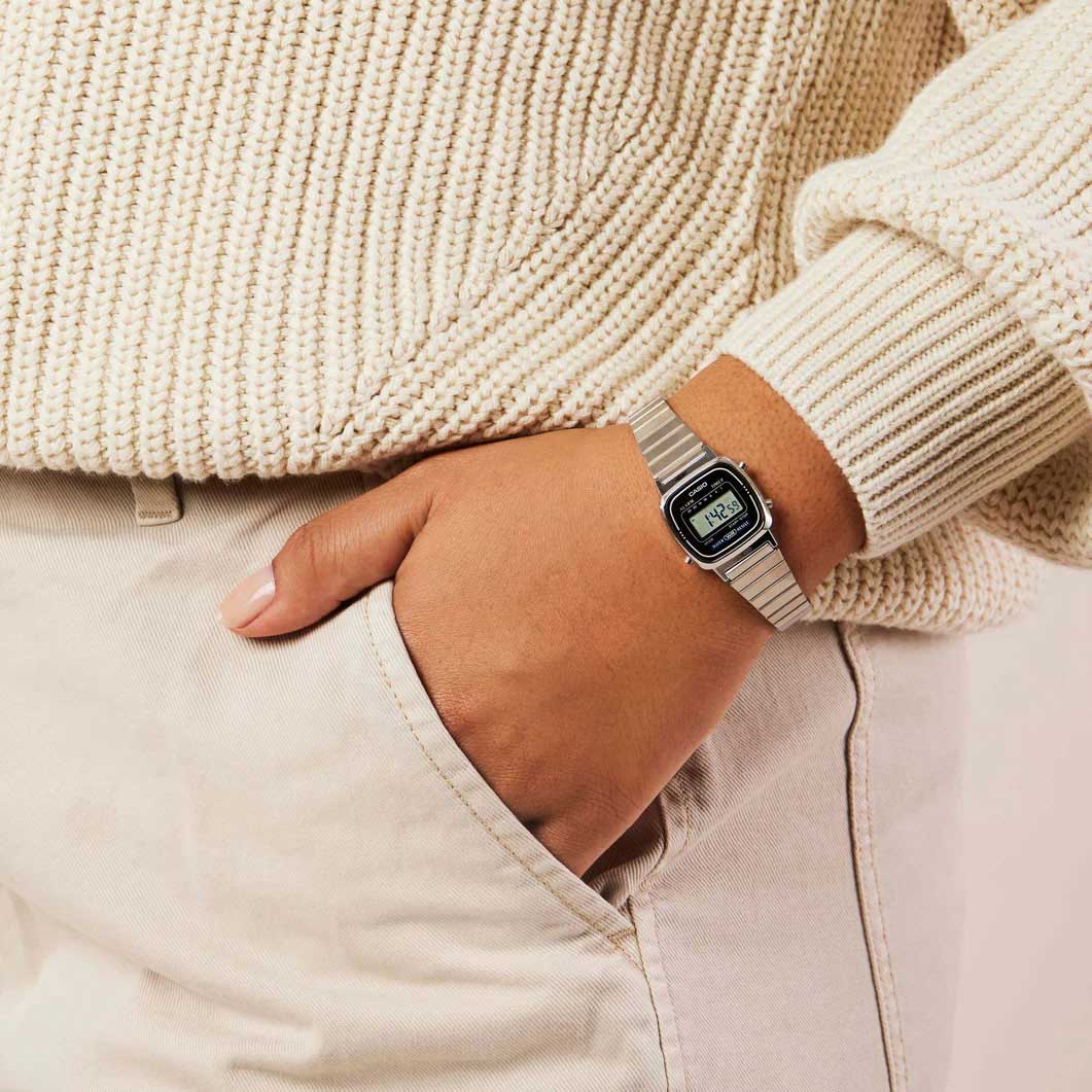 Casio �E�H�b�` LA670WA