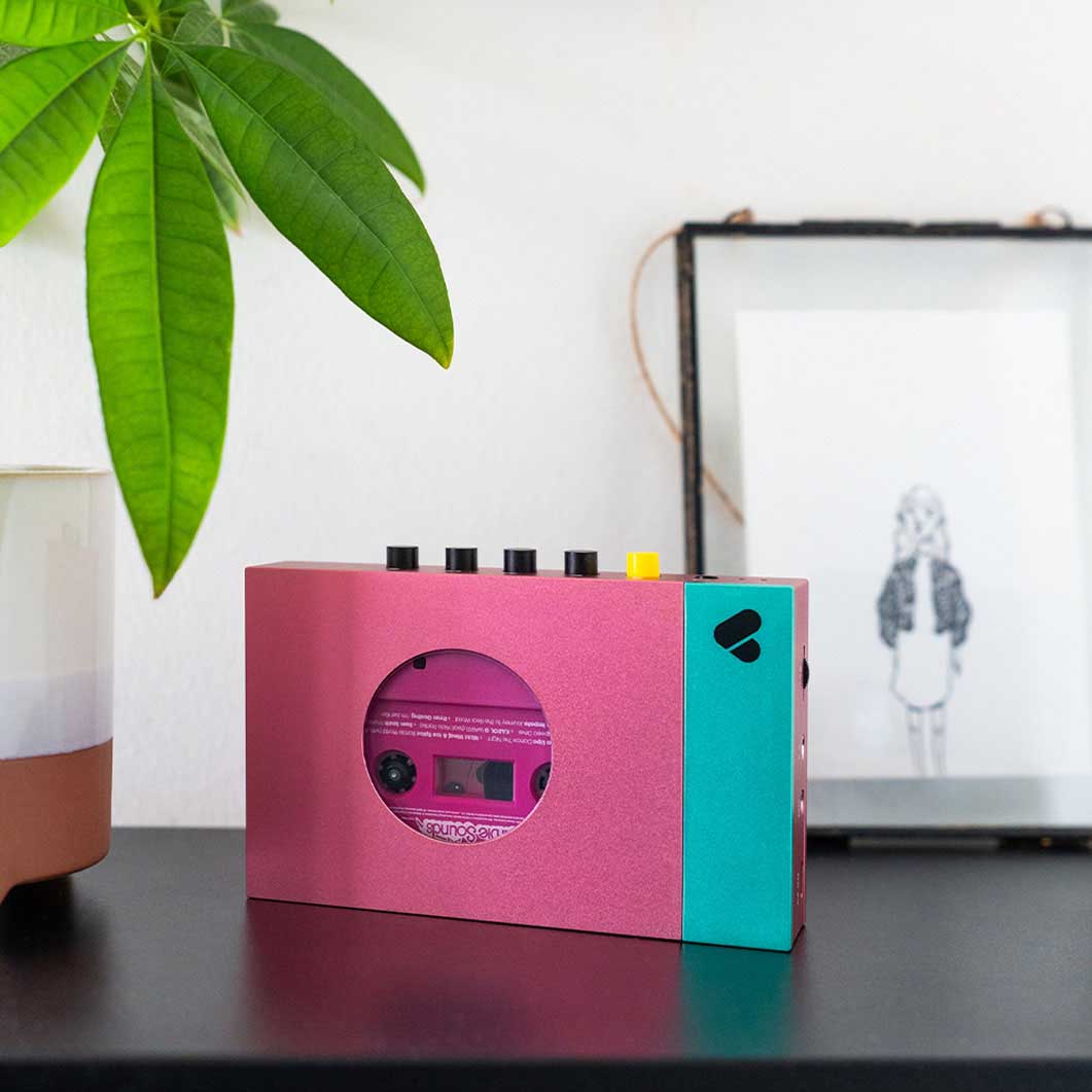 WE�|001 ���C�����X �J�Z�b�g�e�[�v �v���C���[ �s���N�^�O���[��