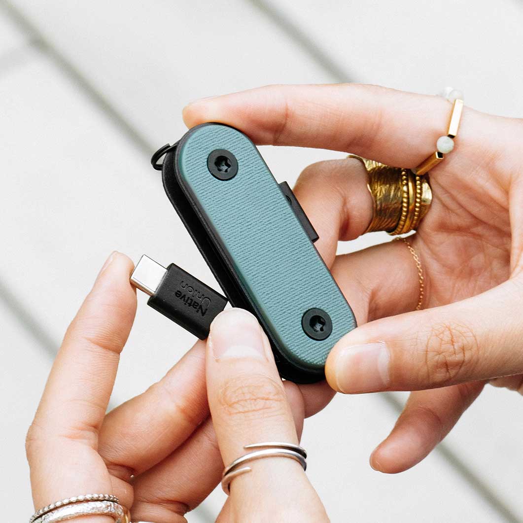 Native Union Pocket Cable �X���[�g�O���[��