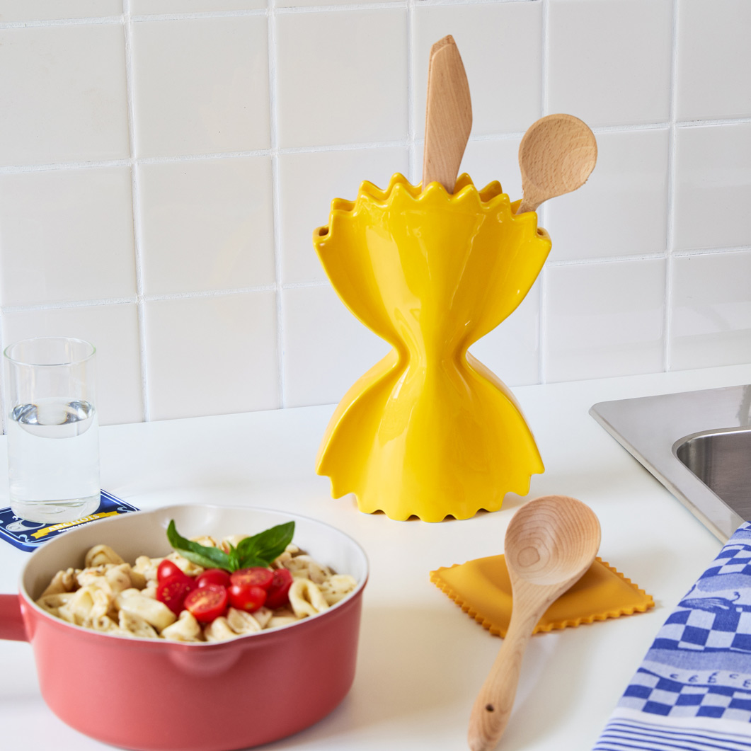 Pasta �Z���~�b�N�x�[�X