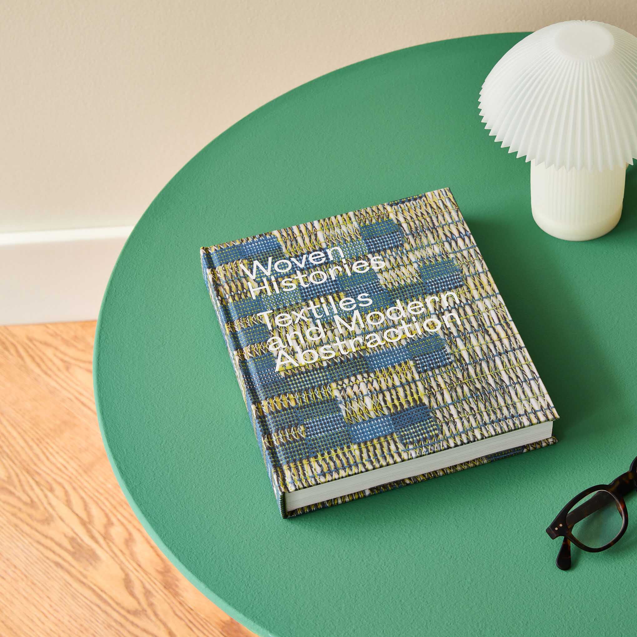 Woven HistoriesF Textiles and Modern Abstraction n[hJo[
