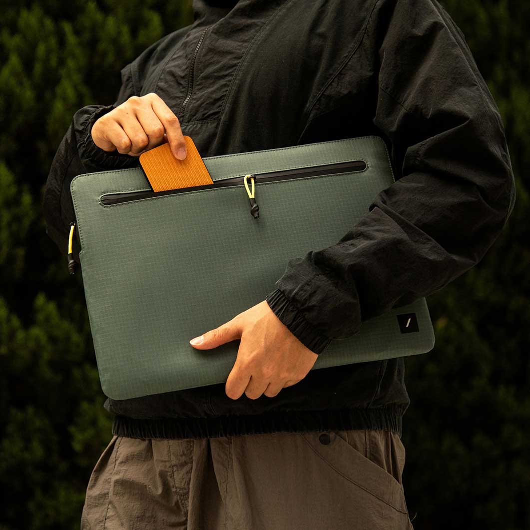 Native Union Sleeve For Macbook 16 �u���b�N