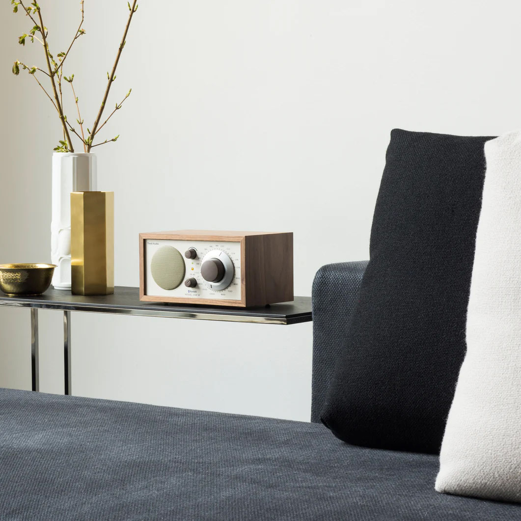 Tivoli Model One Bluetooth ���W�I �E�H���i�b�g �^ �x�[�W��