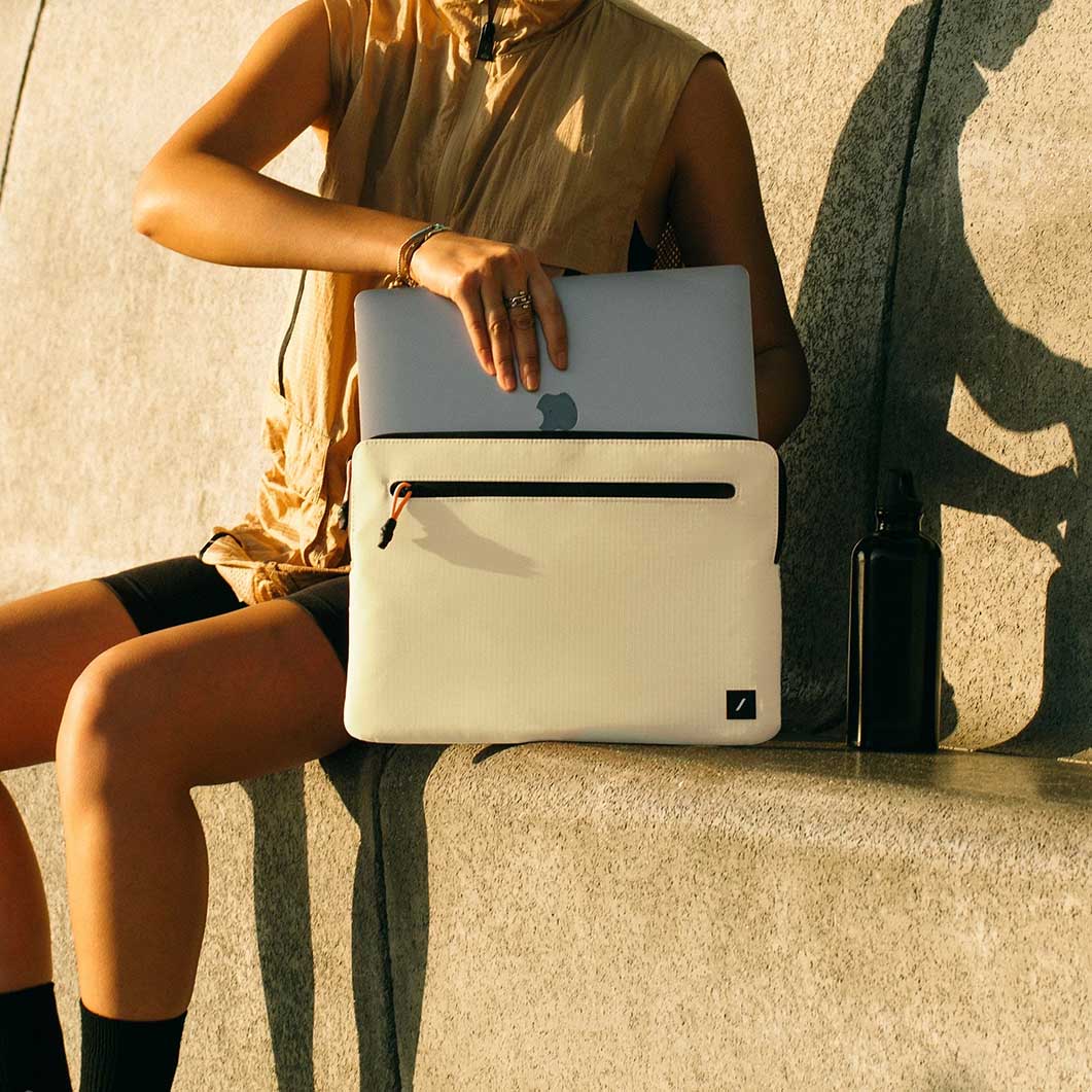 Native Union Sleeve For Macbook 16 �A�v���R�b�g