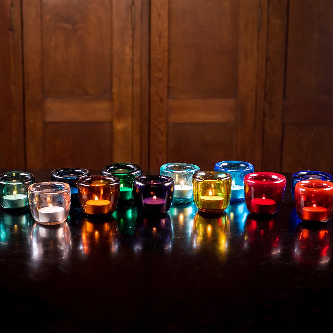 ターコイズ色のアロマキャンドル入れ ターコイズ色のアロマキャンドル入れ