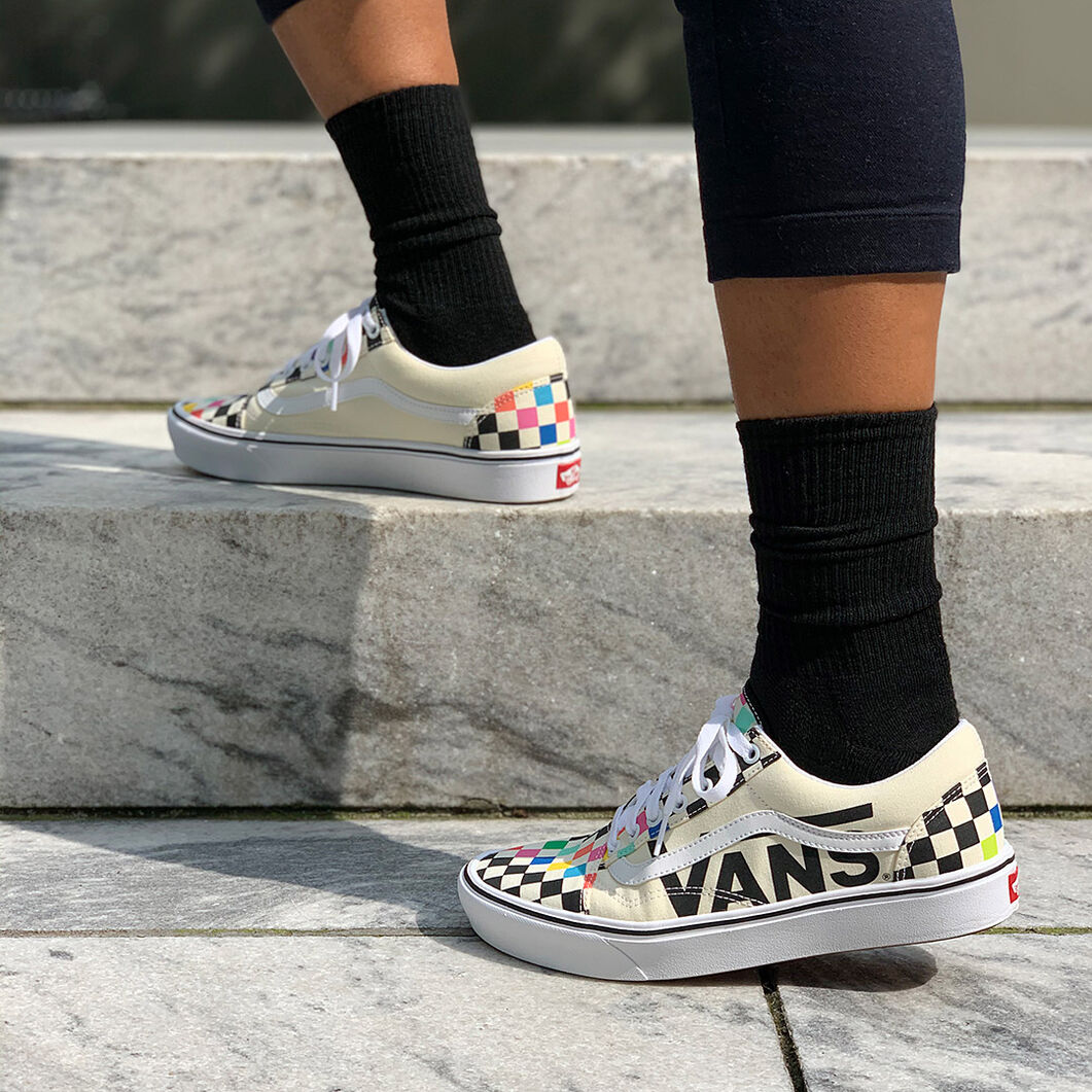Vans And Moma コンフィクッシュ オールドスクール Moma Unisex 23 5cm 23 5cm ファッション Vans And Moma コンフィクッシュ オールドスクール Moma Unisex 23 5cm 23 5cm ファッション