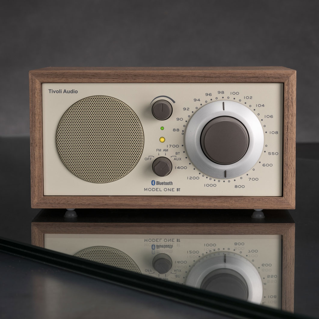 Tivoli Model One Bluetooth ���W�I �E�H���i�b�g �^ �x�[�W��
