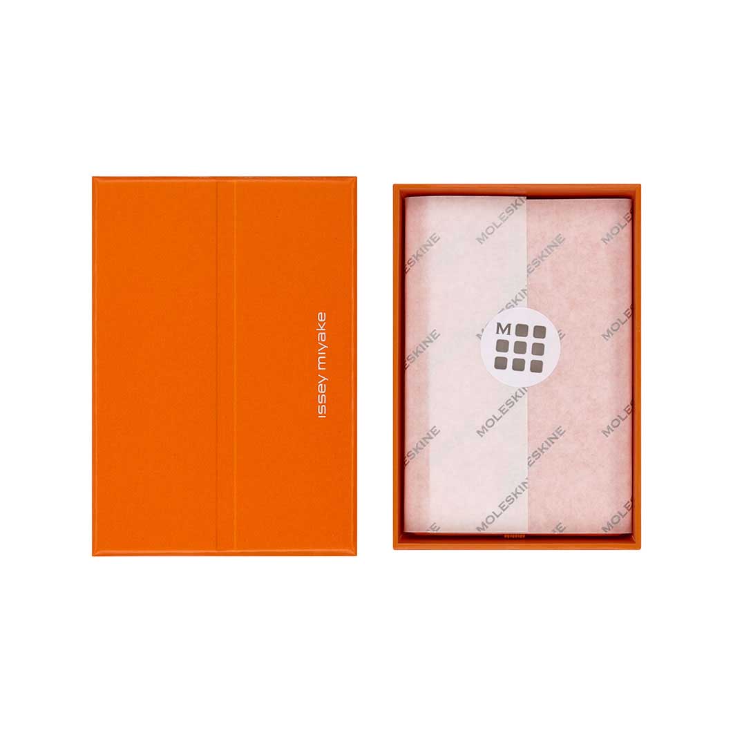 Issey Miyake Moleskine �m�[�g �J�[�h�P�[�X �I�����W