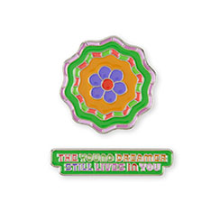 ロバート・インディアナ：LOVE エナメルピン ブルー／レッド(エナメル