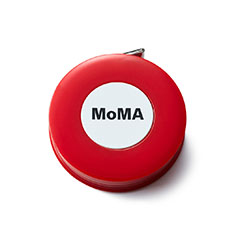 MoMA ロゴ テープメジャー レッドの商品画像