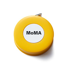 MoMA ロゴ テープメジャー イエローの商品画像