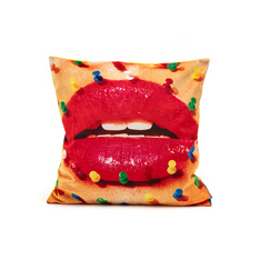 Seletti Wears Toiletpaper クッション Mouth With Pinsの商品画像