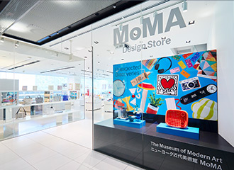 MoMA Design Store \Q